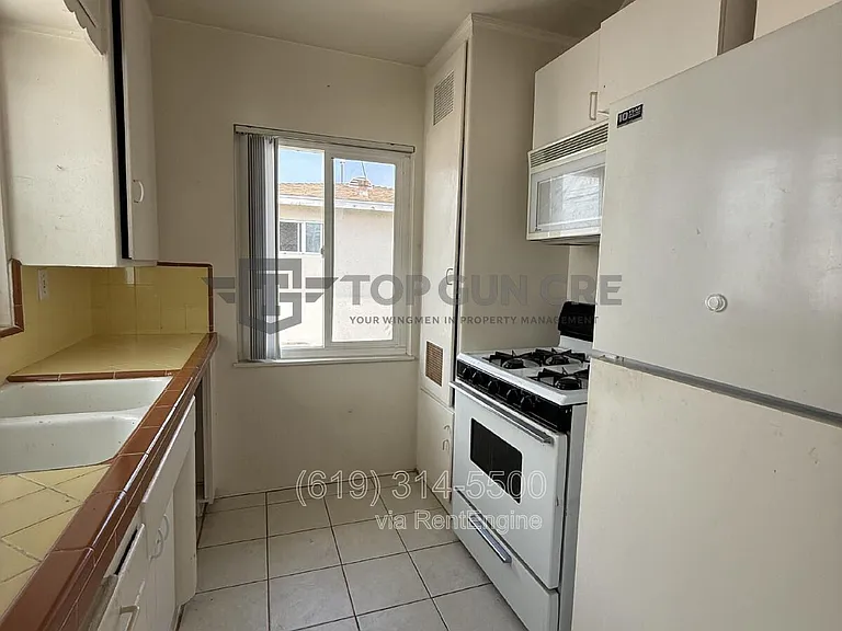 3720-26 Yosemite St #3726 — Photo 11