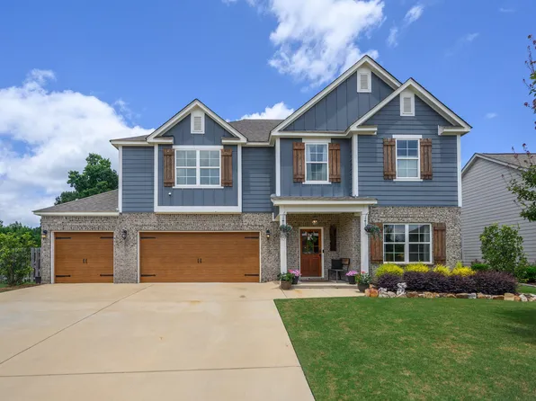1148 Pine Valley Dr, Calera, AL 35040