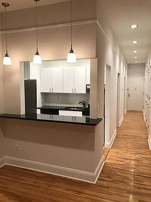 Rented by Metropolis Real Estate of Manhattan | media 29