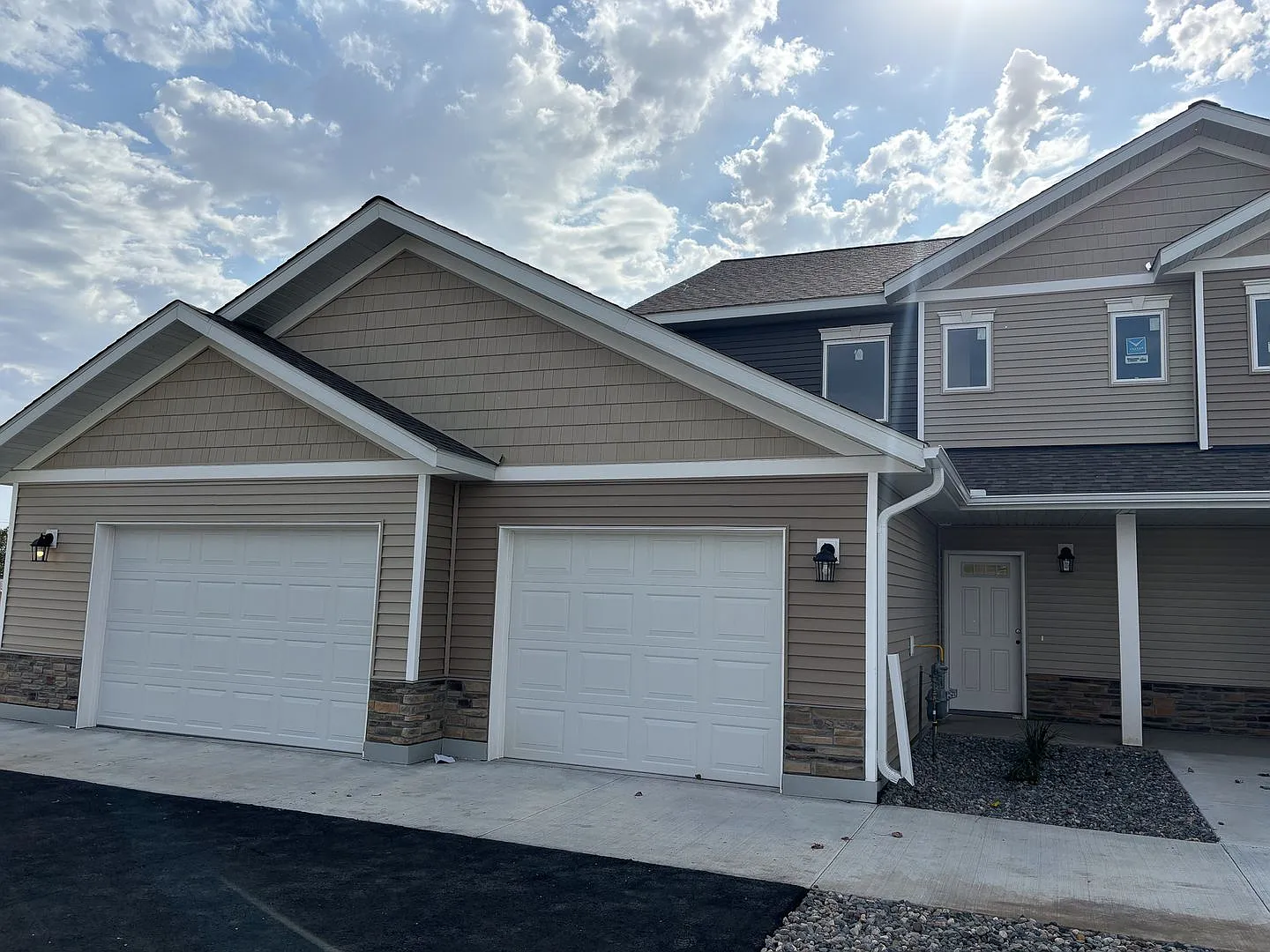 The Pines Townhomes 3175 — Photo 1