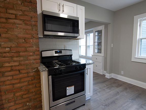 3rd image of 3576 W 147th St Floor 1