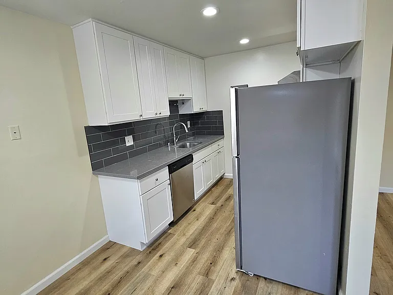 2062 Main St — Photo 10