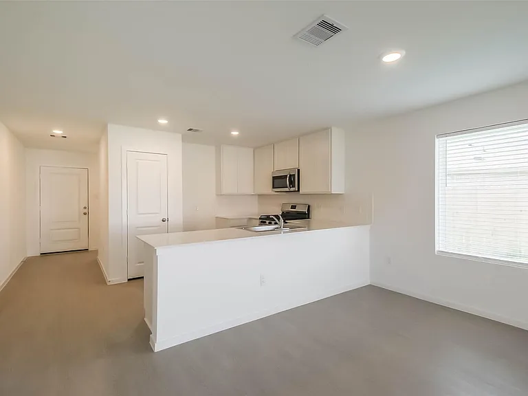 6514 Linden Leaf Dr — Photo 8