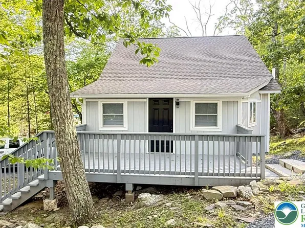 117 Clifton Dr, Bushkill, PA 18324