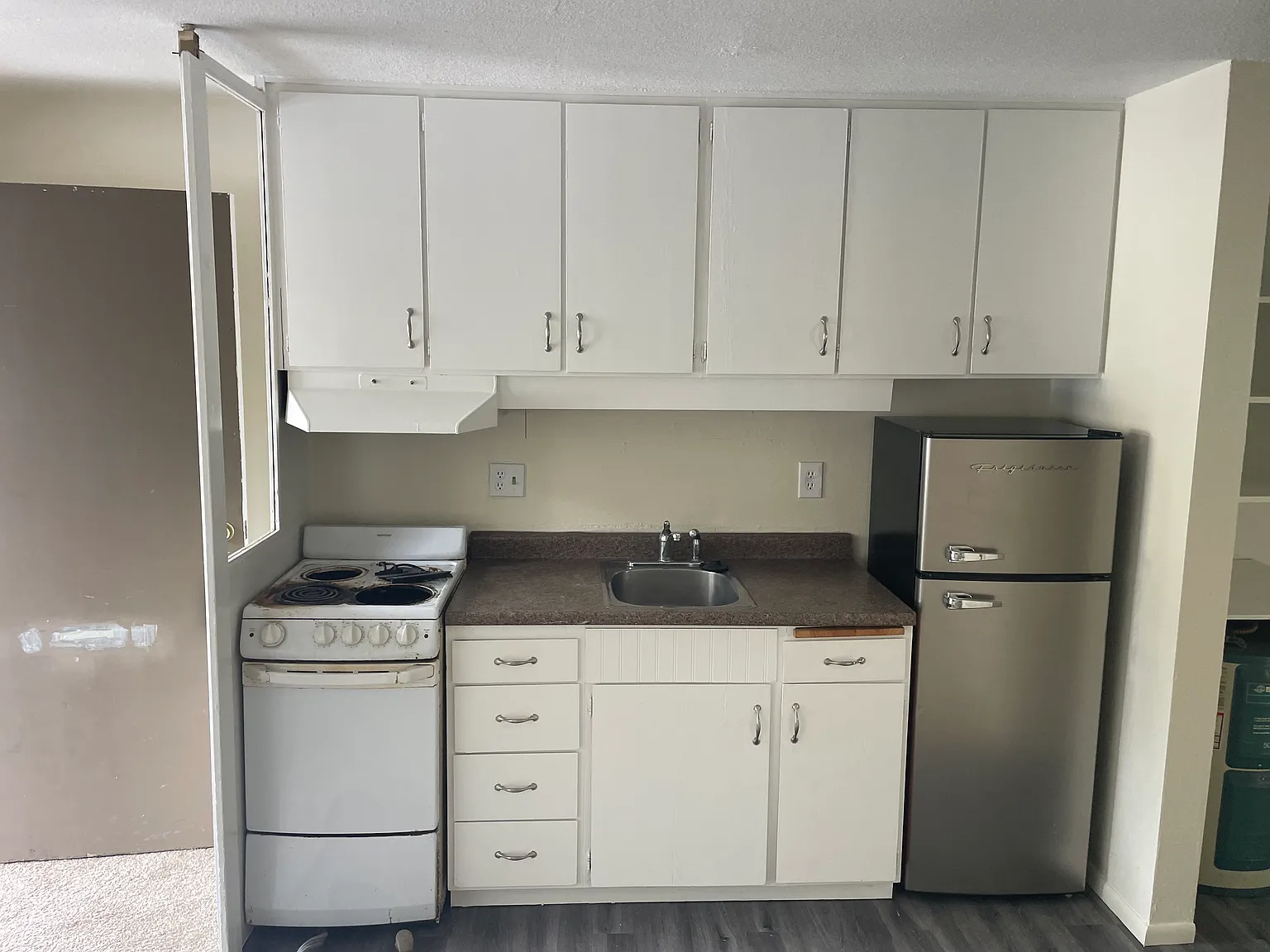 1 bed, 400 sqft, $950 — Photo 3