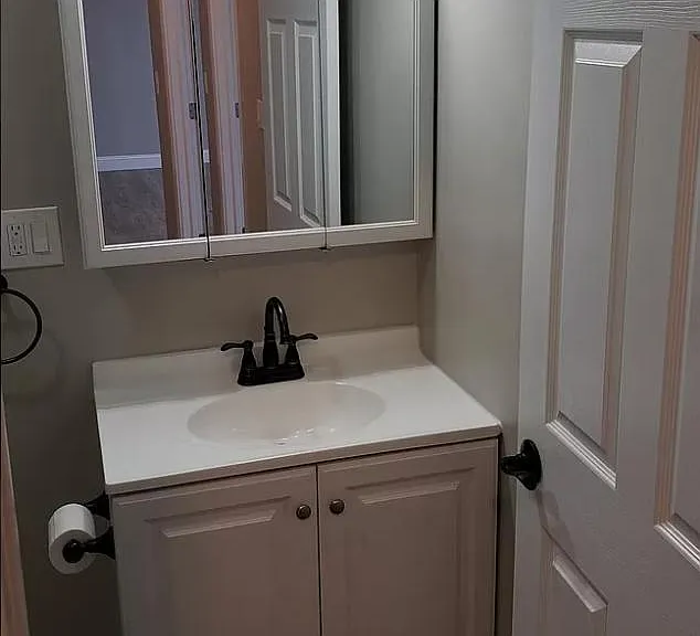 32 King St #6 — Photo 10