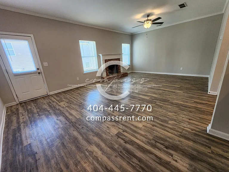 206 Lyndon Way NW — Photo 7