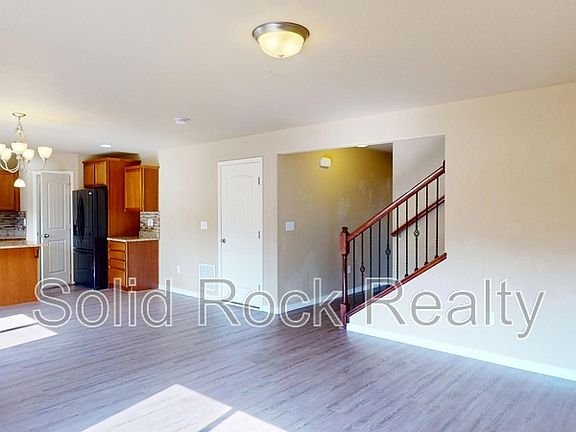5th image of 3821 Reindeer Cir