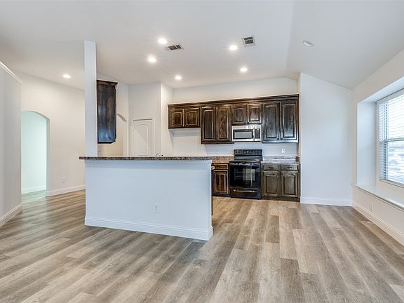 4th image of 4308 Sweet Clover Ln