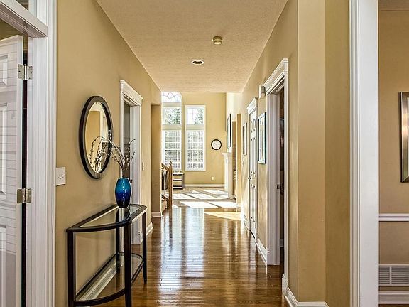 3rd image of 7051 Fernridge Dr