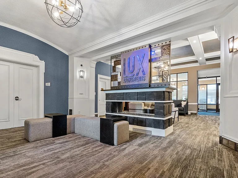Lux Apartments — Photo 19