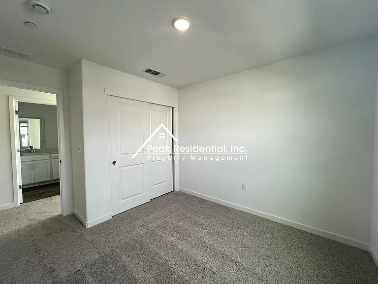 5218 Senesta Cir — Photo 12