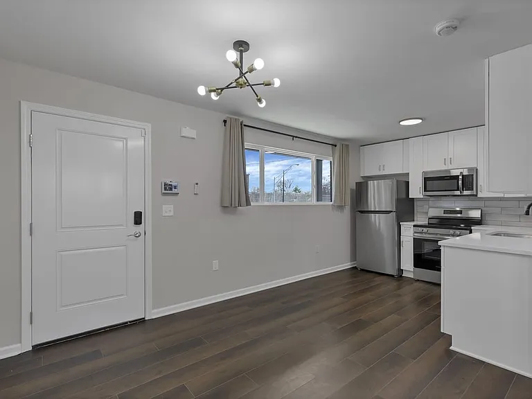 35 Parsons Ave #B — Photo 20
