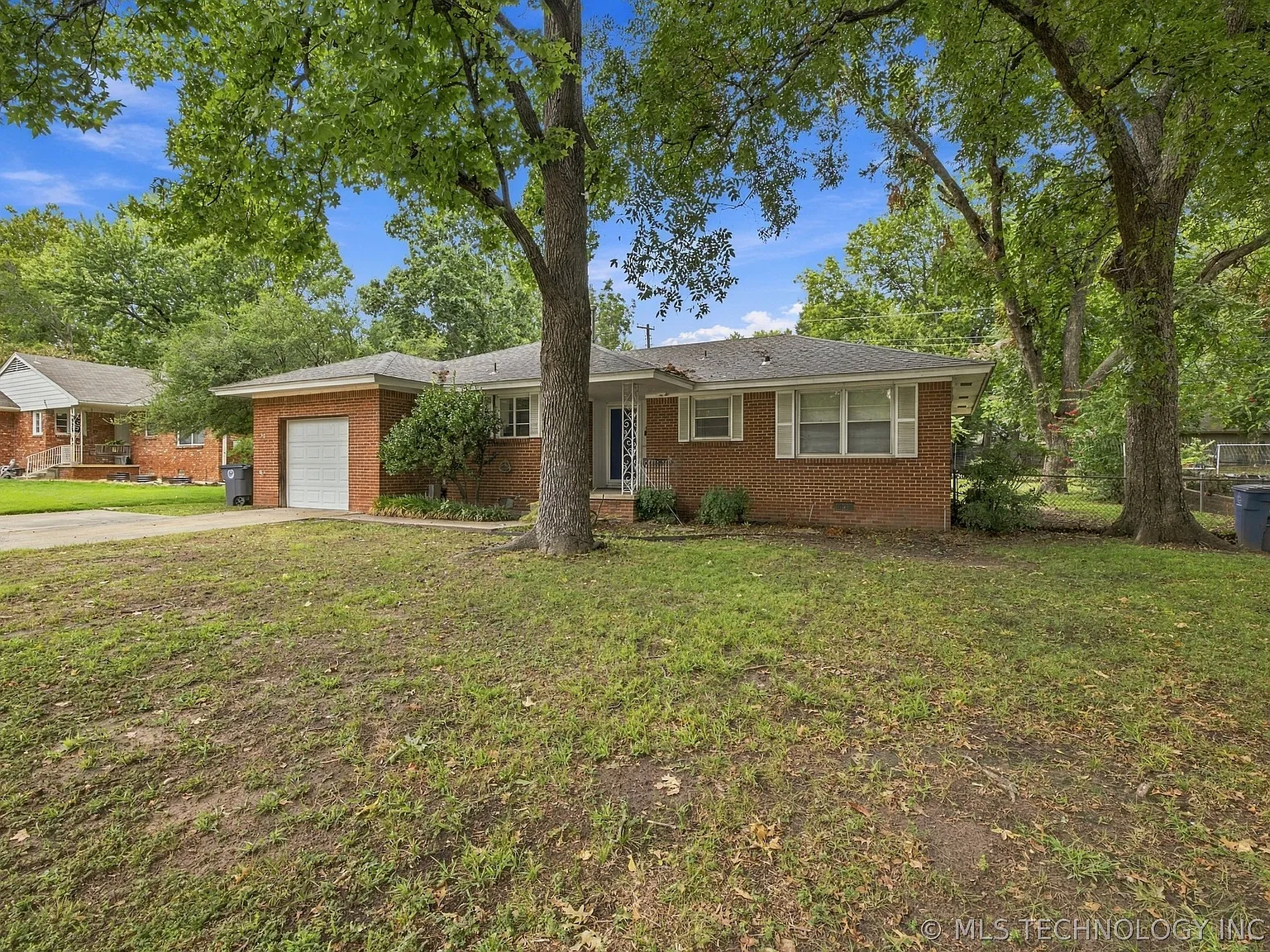 3 bed, 1.5 bath, 1227 sqft, $1,650 — Photo 3