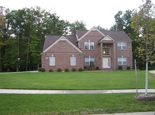 3111 Paramount Ln, Auburn Hills, MI 48326