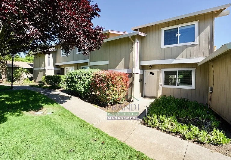 1 Oliva Dr #B — Photo 1