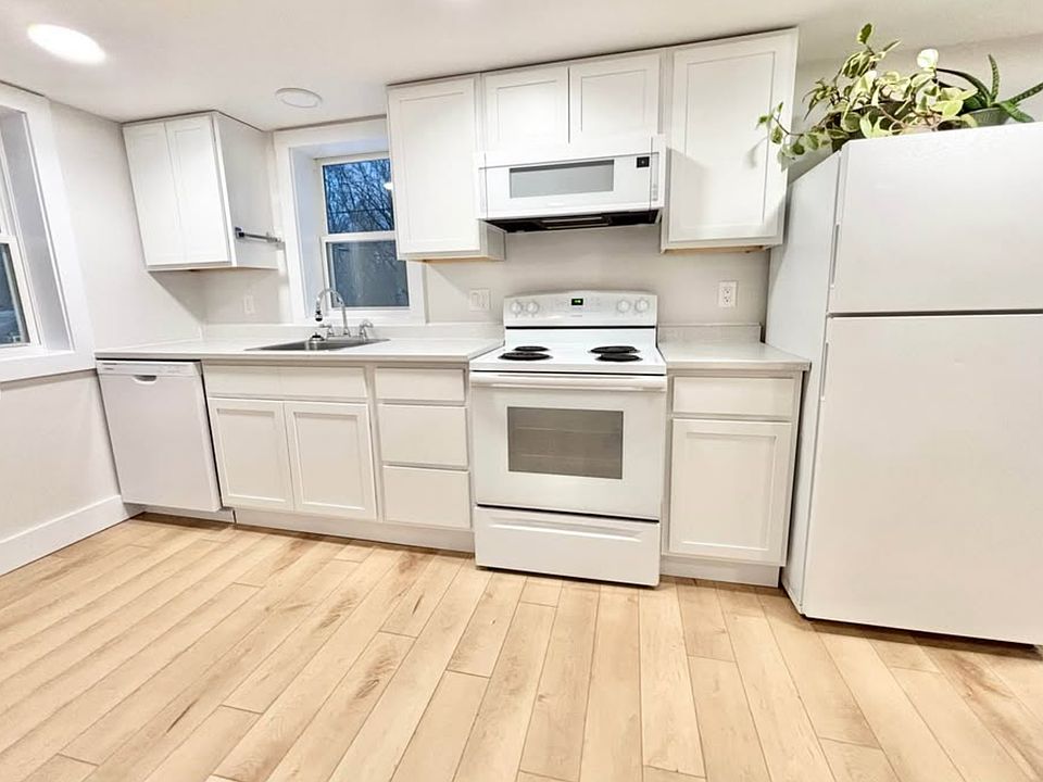 1st image of 26 McKay Dr