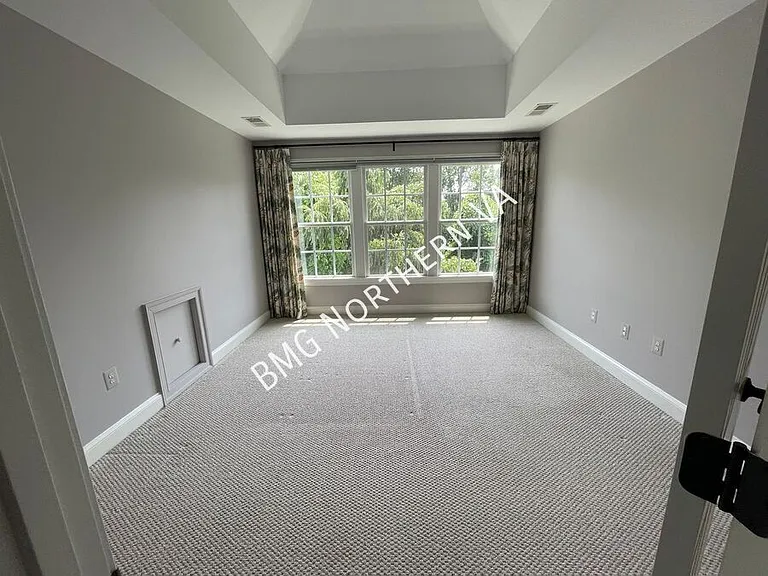10679 Yorktown Ct — Photo 30