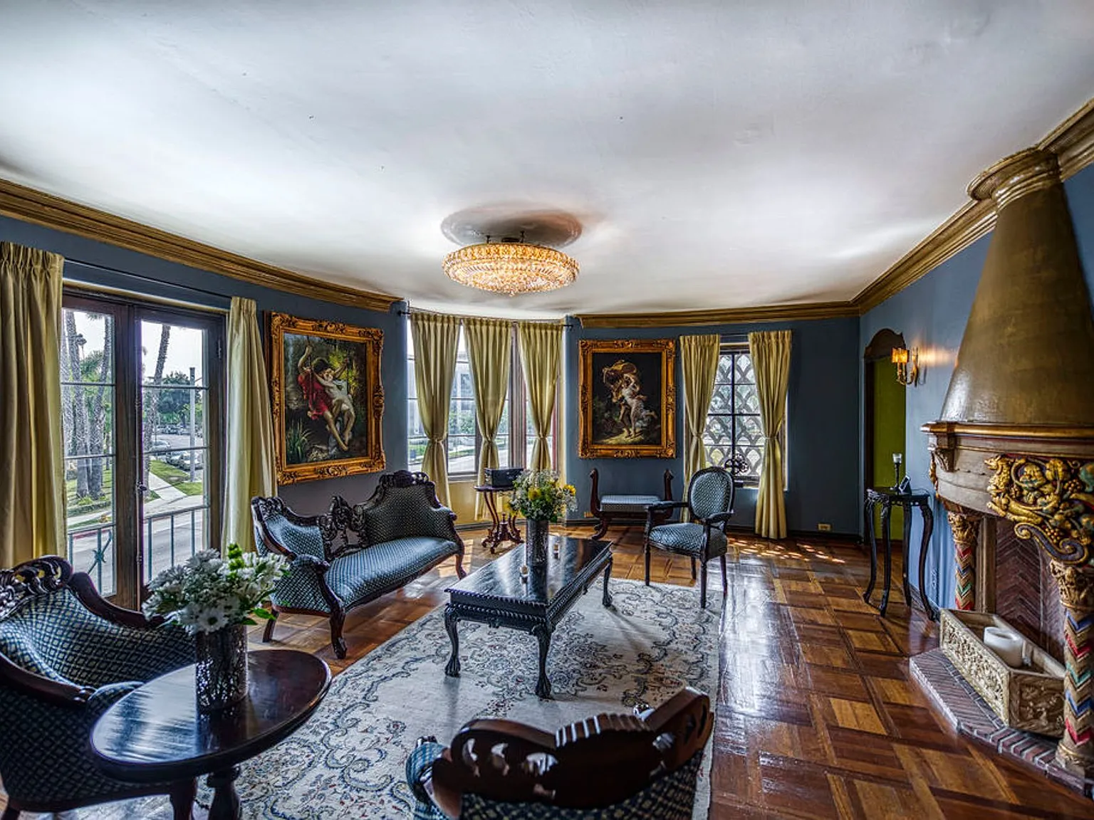 Los Altos A Legendary Residence at 4121 Wilshire Blvd — Photo 2