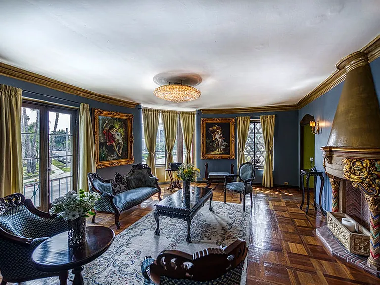 Los Altos A Legendary Residence at 4121 Wilshire Blvd — Photo 16