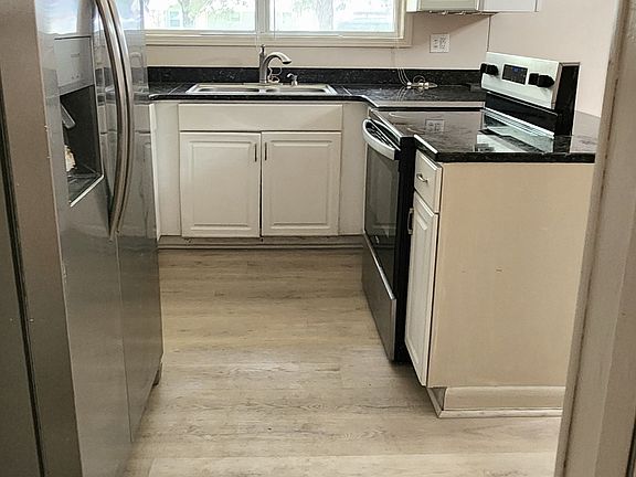 4th image of 9113 Warbler Ave