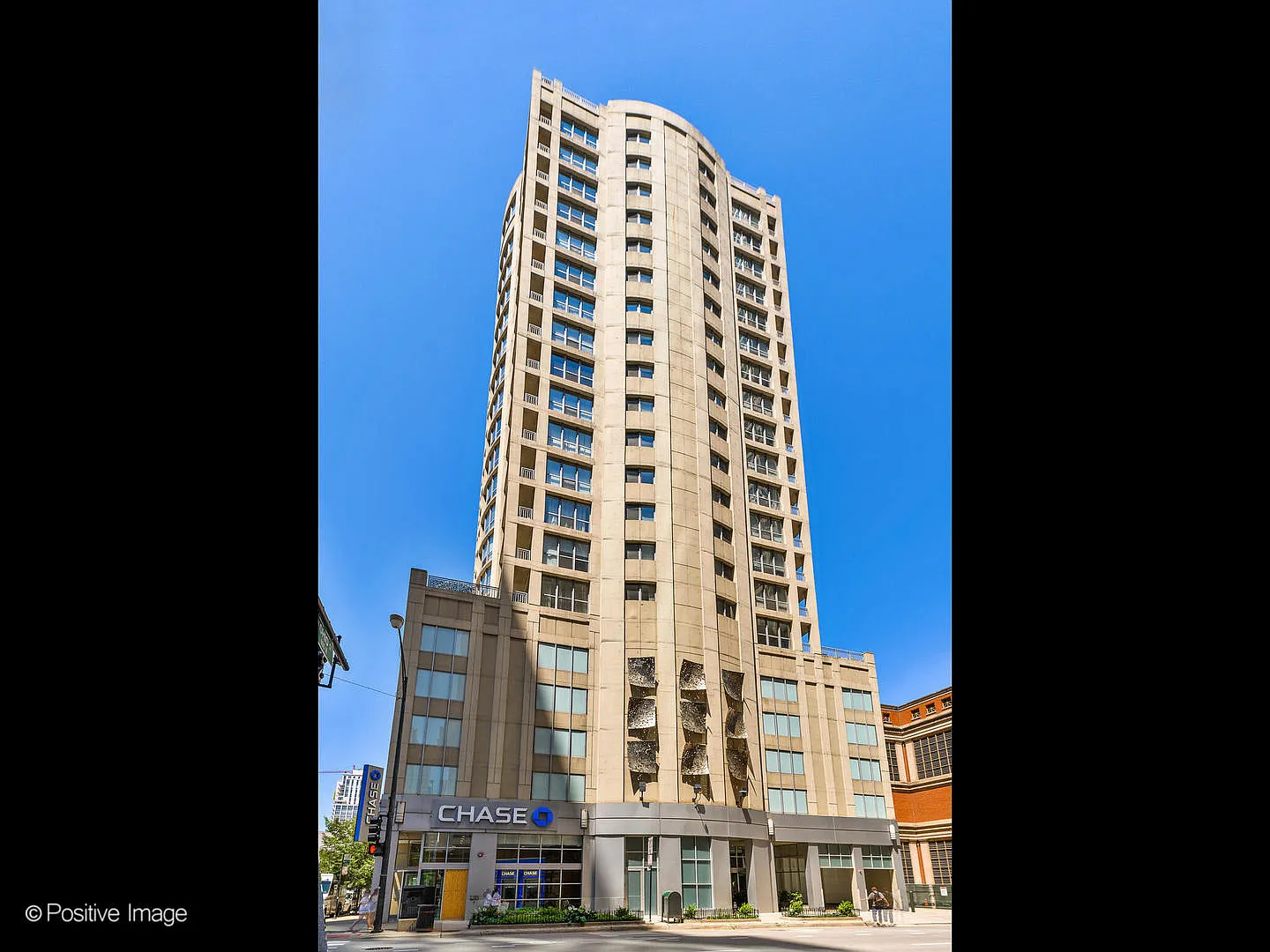 600 N Dearborn St APT 1705 photo 1
