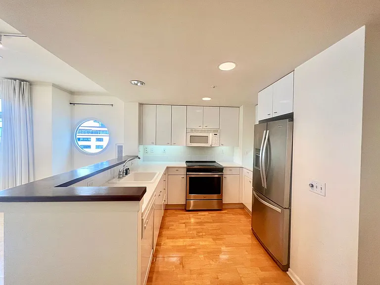 403 Main St #709 — Photo 4