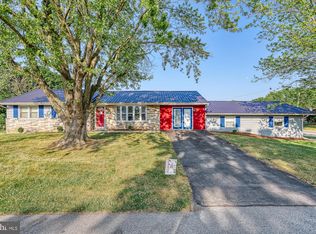 1978 Fry Loop Ave, Carlisle, PA 17013