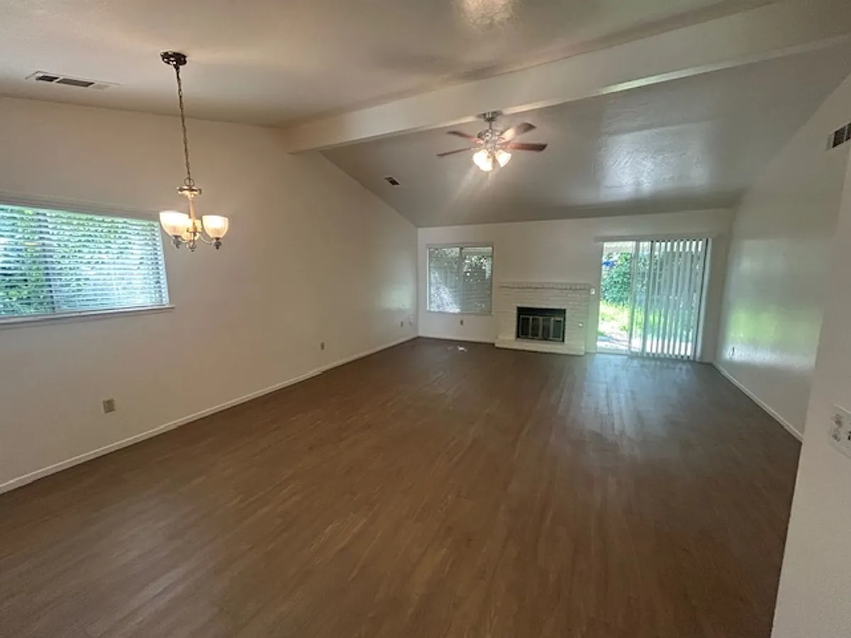 Building Photo - 1231 W Whispering Pines Ct