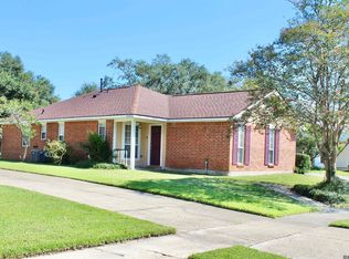 15337 Woodlore Dr, Baton Rouge, LA 70816