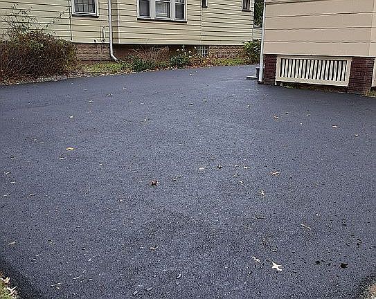 3rd image of 3920 Howard St