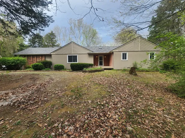 3311 N Lakeview Dr, Hope, IN 47246