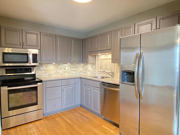 5th image of 78 10th St E Unit 610