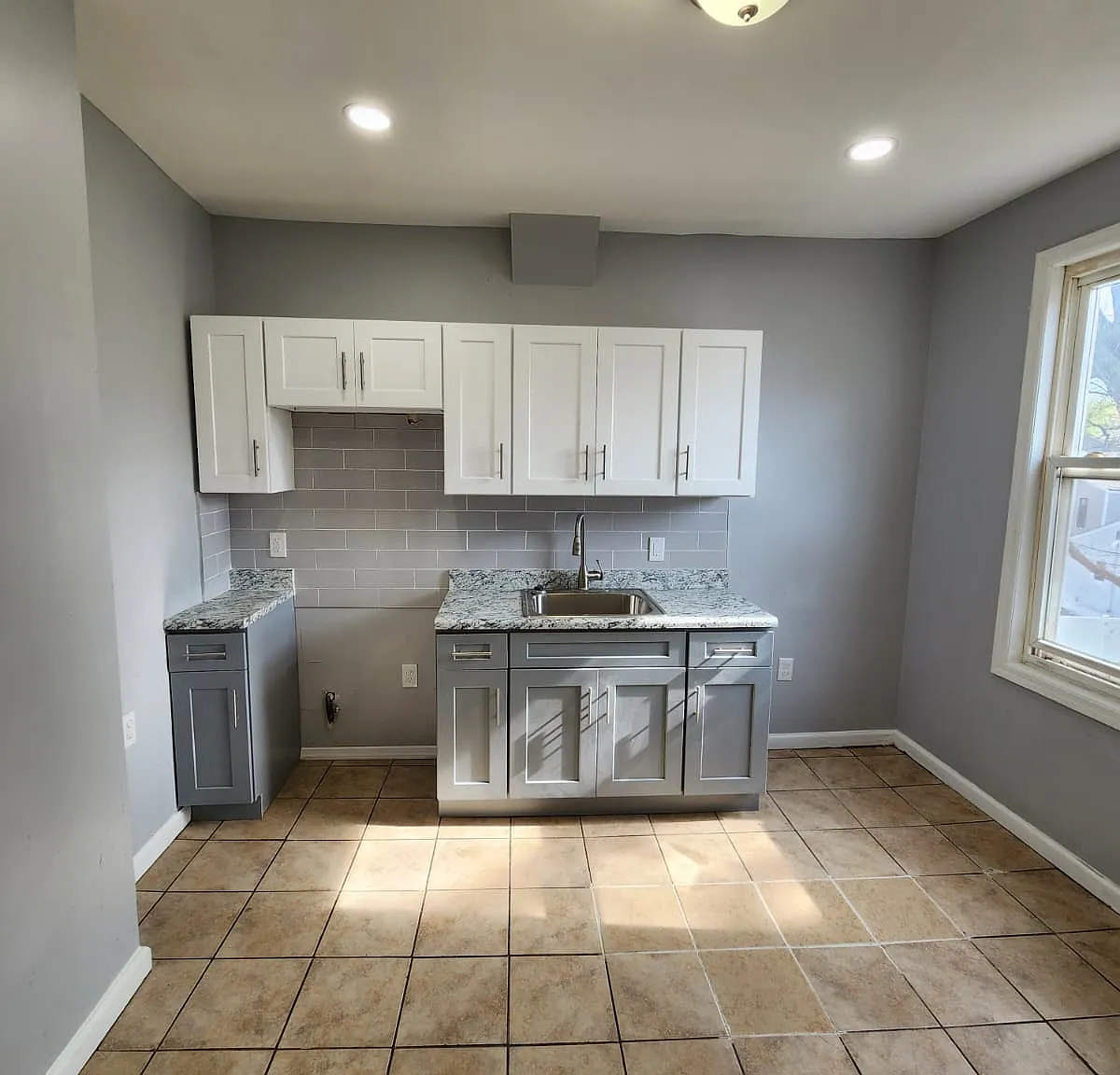3 bed, $1,875 — Photo 1