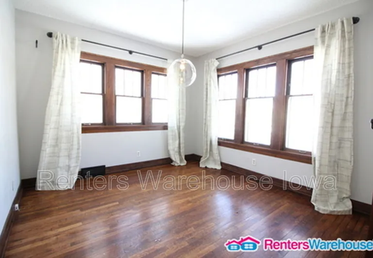 3724 University Ave — Photo 6