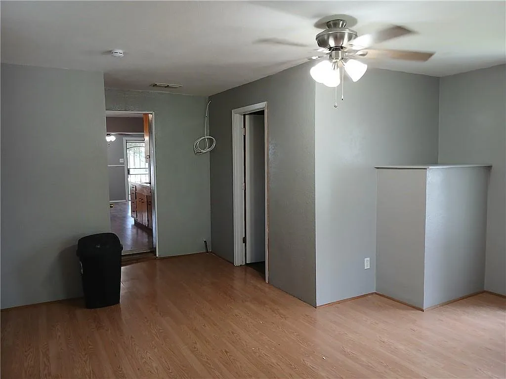 3 bed, 1100 sqft, $1,450 — Photo 1