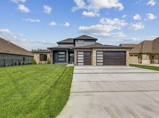 8209 E Saw Mill Ct, Wichita, KS 67226