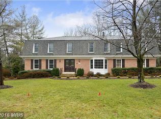 9222 Hidden Creek Dr, Great Falls, VA 22066