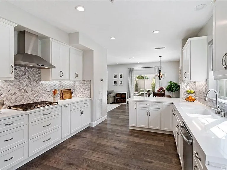 22 Fieldhouse — Photo 3