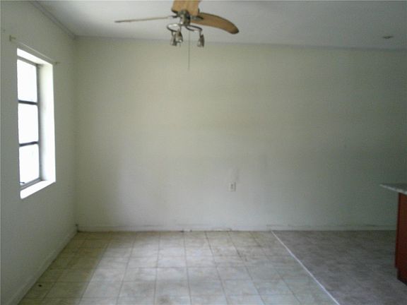 4th image of 101 Ricardo St