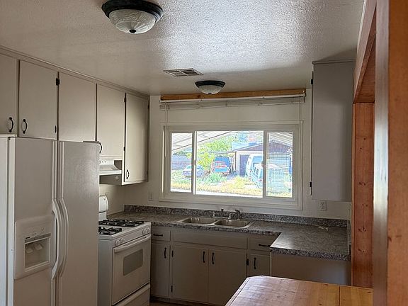 5th image of 2101 Aspen Dr