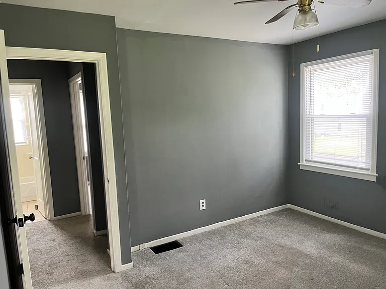 741 Valerie Ln — Photo 10