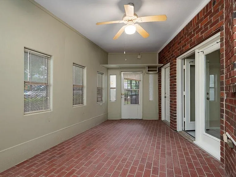 14151 Buckingham Ln — Photo 31