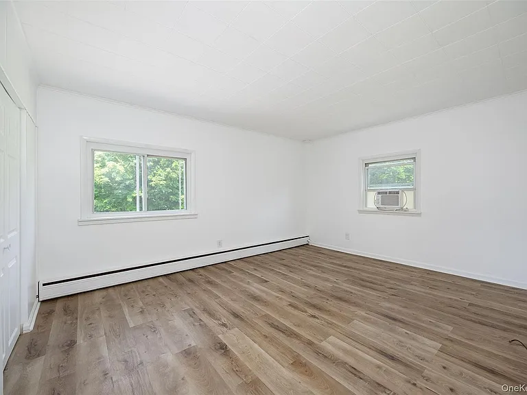 216 Hobbs Ln #B — Photo 15
