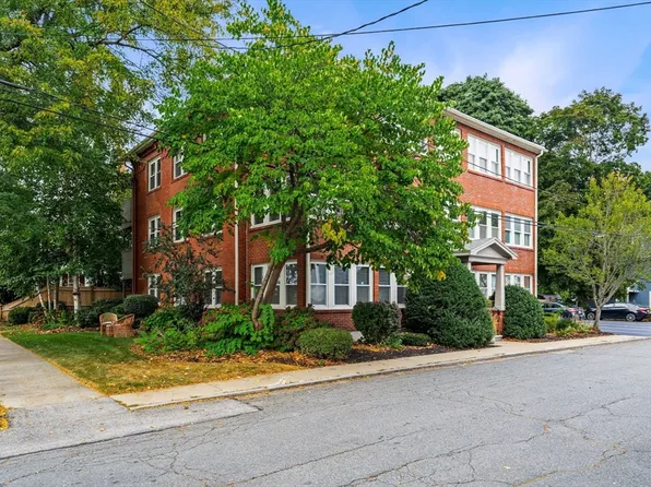 1 Bromfield Ct Unit E, Newburyport, MA 01950