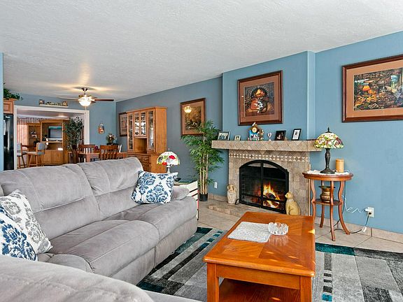 3rd image of 8803 Aberdare St