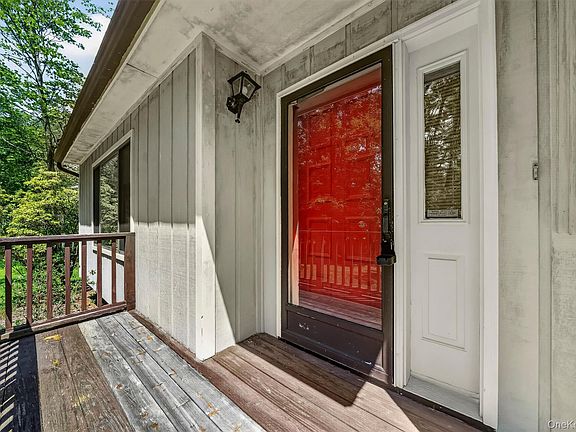 4th image of 98 Wildwood Circle