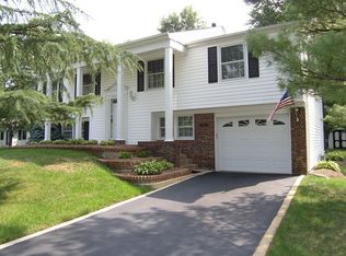 4111 Maureen Ln, Fairfax, VA 22033