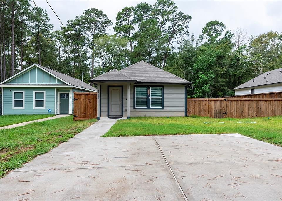 1st image of 15618 Redwood Lane