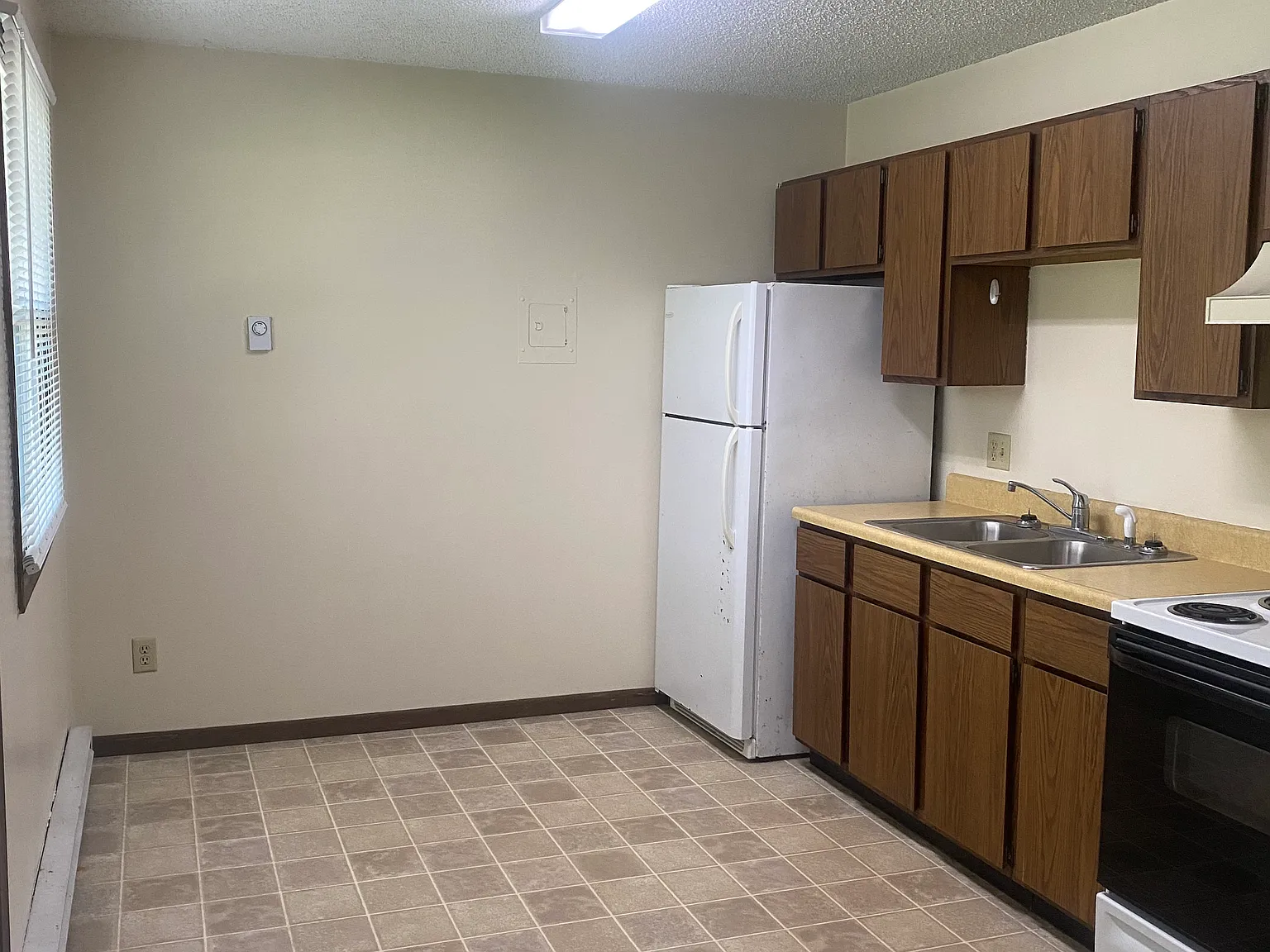 2 bed, 800 sqft, $1,408 — Photo 2